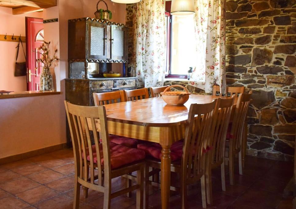 Casa Rural Tozolosolobos Otero de Bodas Luaran gambar